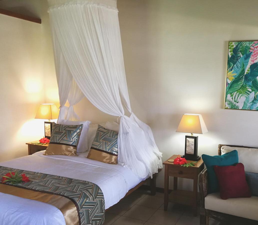 Poppy'S On The Lagoon Port-Vila Extérieur photo